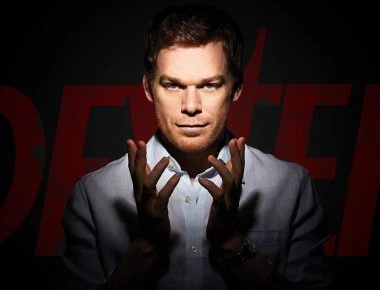 Ο Dexter αποκαλύπτει πως δεν είναι εντελώς ετεροφυλόφιλος